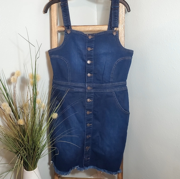 Max Jean Women's Demin Overall Dress Size: Large - Picture 2 of 10